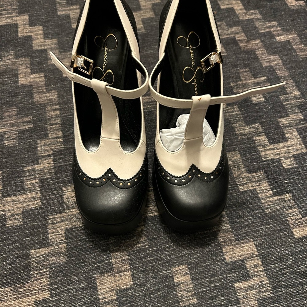 Jessica Simpson Selventa/ Two-Tone Black and White Mary Jane Platform Heels - Picture 2 of 7